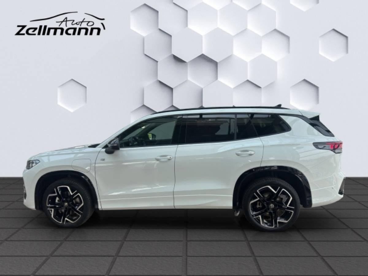 Volkswagen Tayron R-Line 1,5l eHybrid DSG AD AHK Leder Soundsystem Klimaautom SD Verkehrszeichenerk.