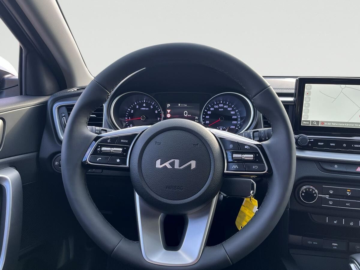 Kia Ceed SW Kombi Automatik Navi SHZ Kamera AppleCar