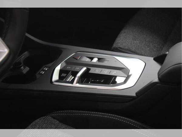 BMW 116 KLIMA.AUTO+17LM+AHK+RÜCKFAHRKAMERA+NAVI+SITZHEIZUNG