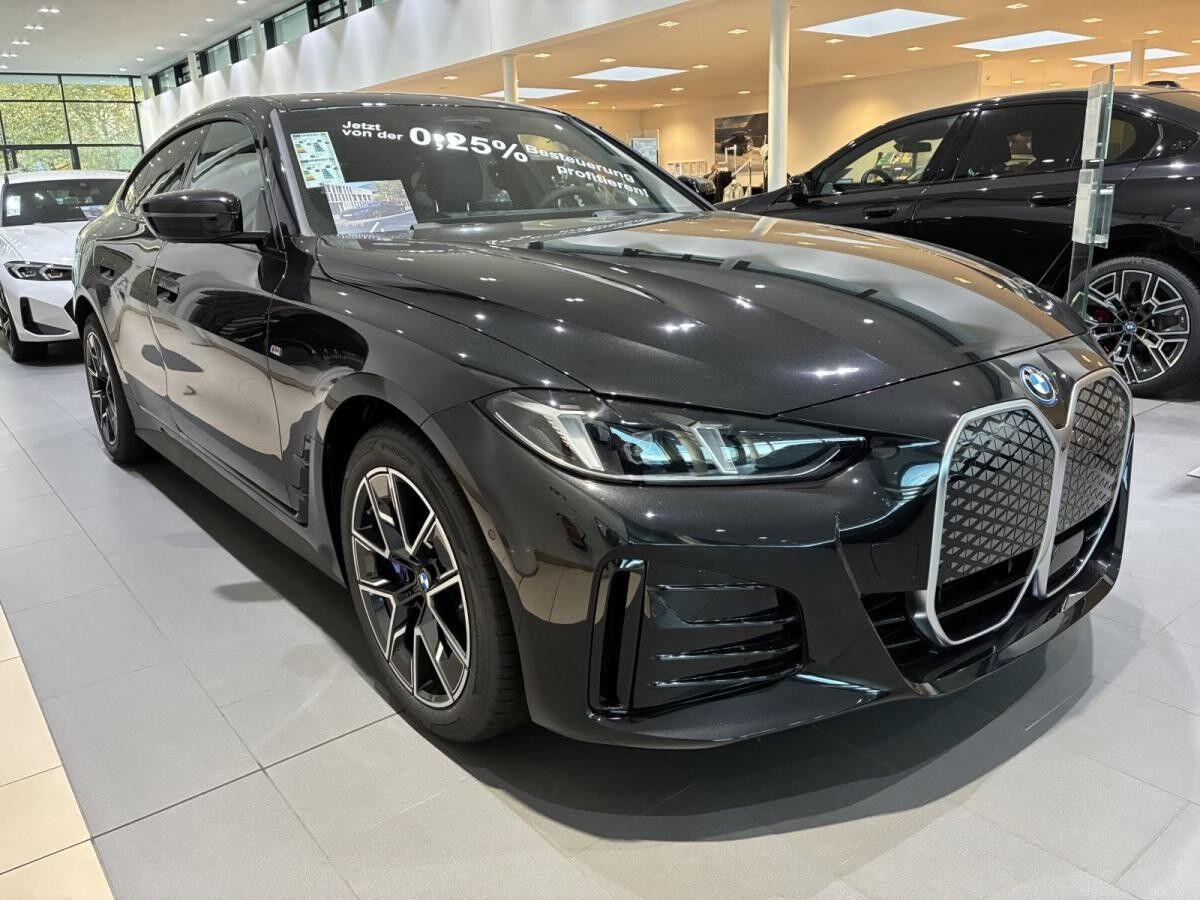 BMW i4 eDrive35 AKTION:INKL.WKR+M Sport+0,25DW+18LM+AHK+HEADUP+COMFORTPAKET