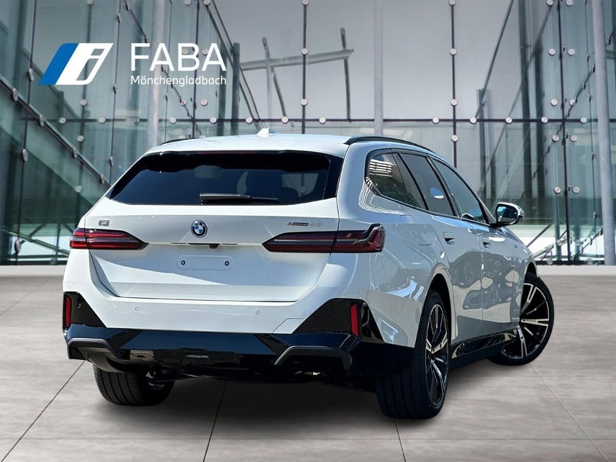 BMW i5 eDrive40 Touring M Sportpaket HK HiFi DAB