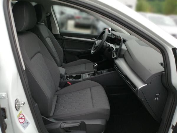 Volkswagen Golf Life 1.5 TSI/ LED, AHK, Pano, PDC, SZH, APP