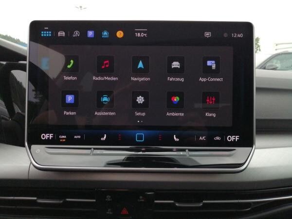 Volkswagen Golf Life 1.5 TSI/ LED, AHK, Pano, PDC, SZH, APP