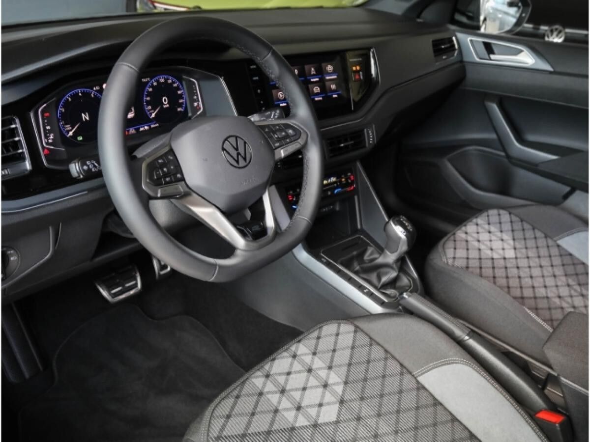 Volkswagen Taigo R-Line 1.5 TSI DSG AHK Navi Kamera IQ.Light