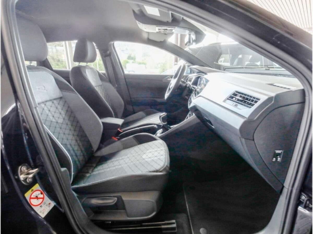 Volkswagen Taigo R-Line 1.5 TSI DSG AHK Navi Kamera IQ.Light