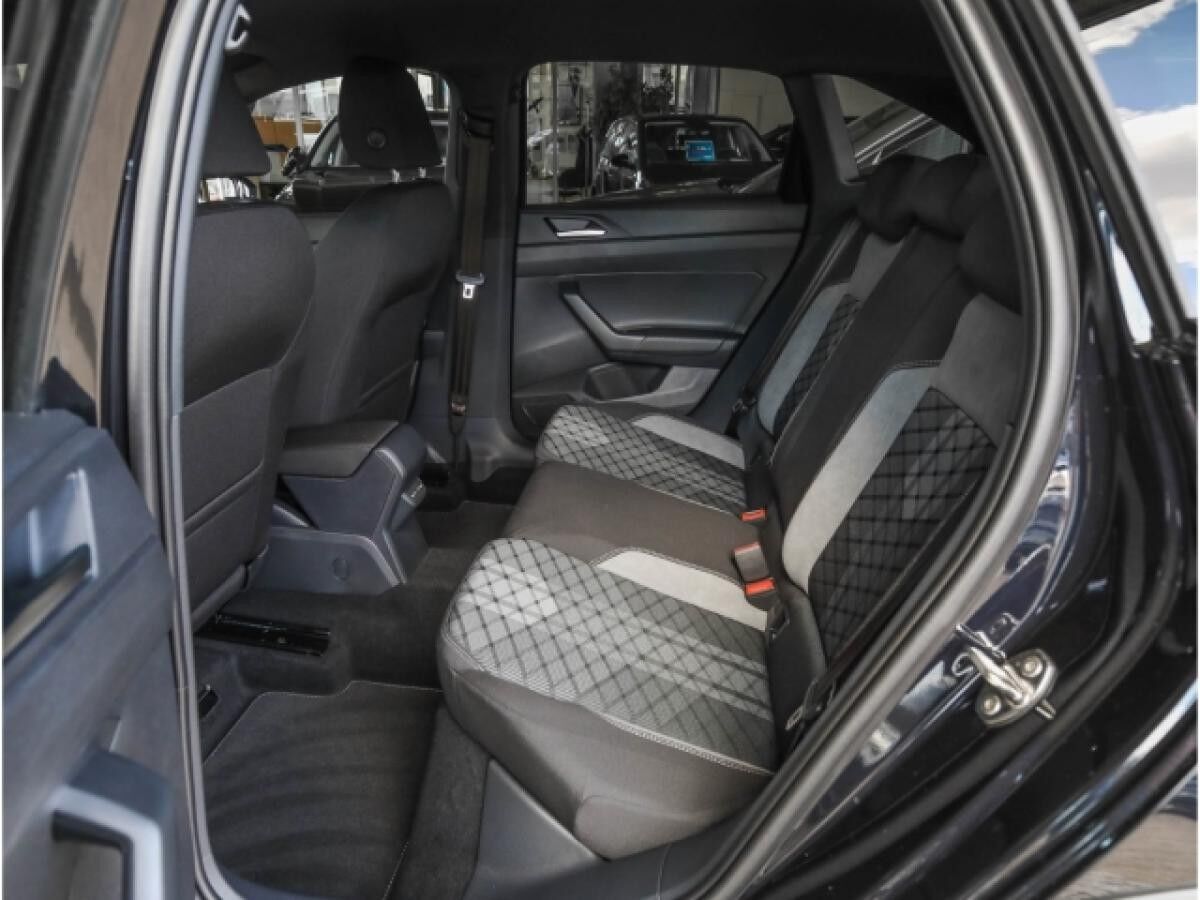 Volkswagen Taigo R-Line 1.5 TSI DSG AHK Navi Kamera IQ.Light