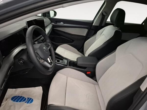 Volkswagen Golf VIII 1.5 eTSI Style AHK ACC Massage Matrix