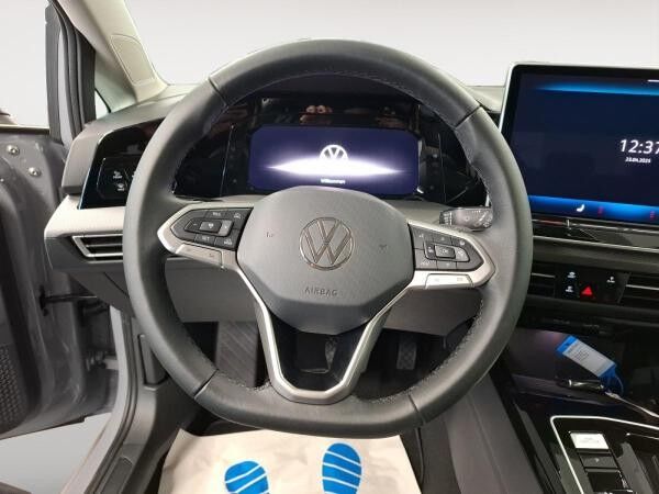 Volkswagen Golf VIII 1.5 eTSI Style AHK ACC Massage Matrix
