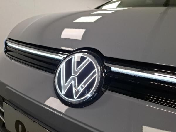 Volkswagen Golf VIII 1.5 eTSI Style AHK ACC Massage Matrix