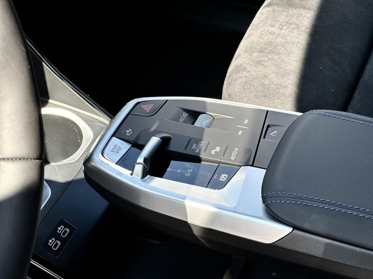 BMW iX2 eDrive20 M Sportpaket HK HiFi DAB LED RFK