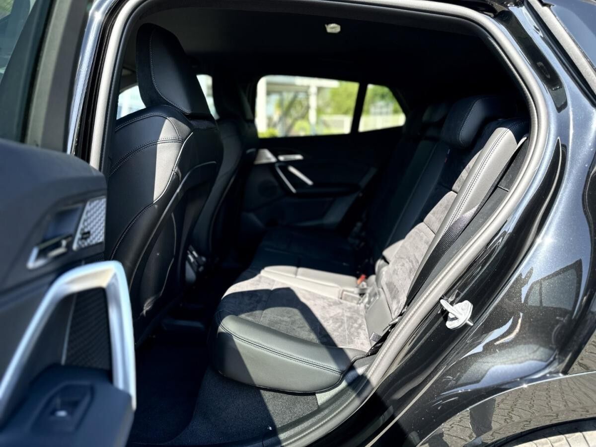 BMW iX2 eDrive20 M Sportpaket HK HiFi DAB LED RFK