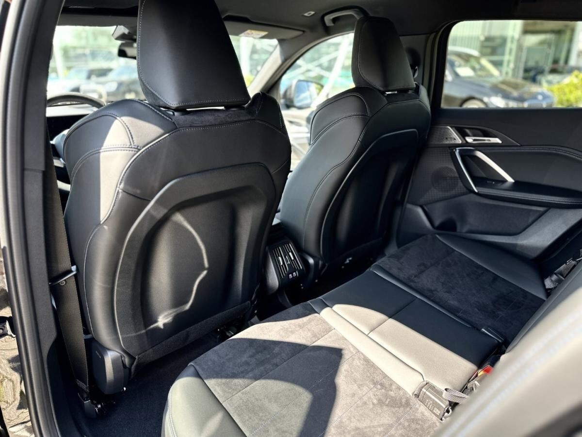 BMW iX2 eDrive20 M Sportpaket HK HiFi DAB LED RFK