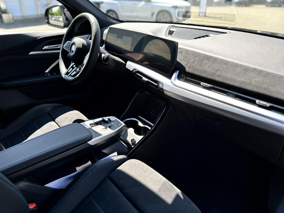 BMW iX2 eDrive20 M Sportpaket HK HiFi DAB LED RFK