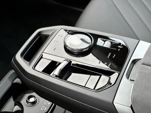 BMW ix xDrive45 M Sportpaket HK HiFi DAB LED RFK