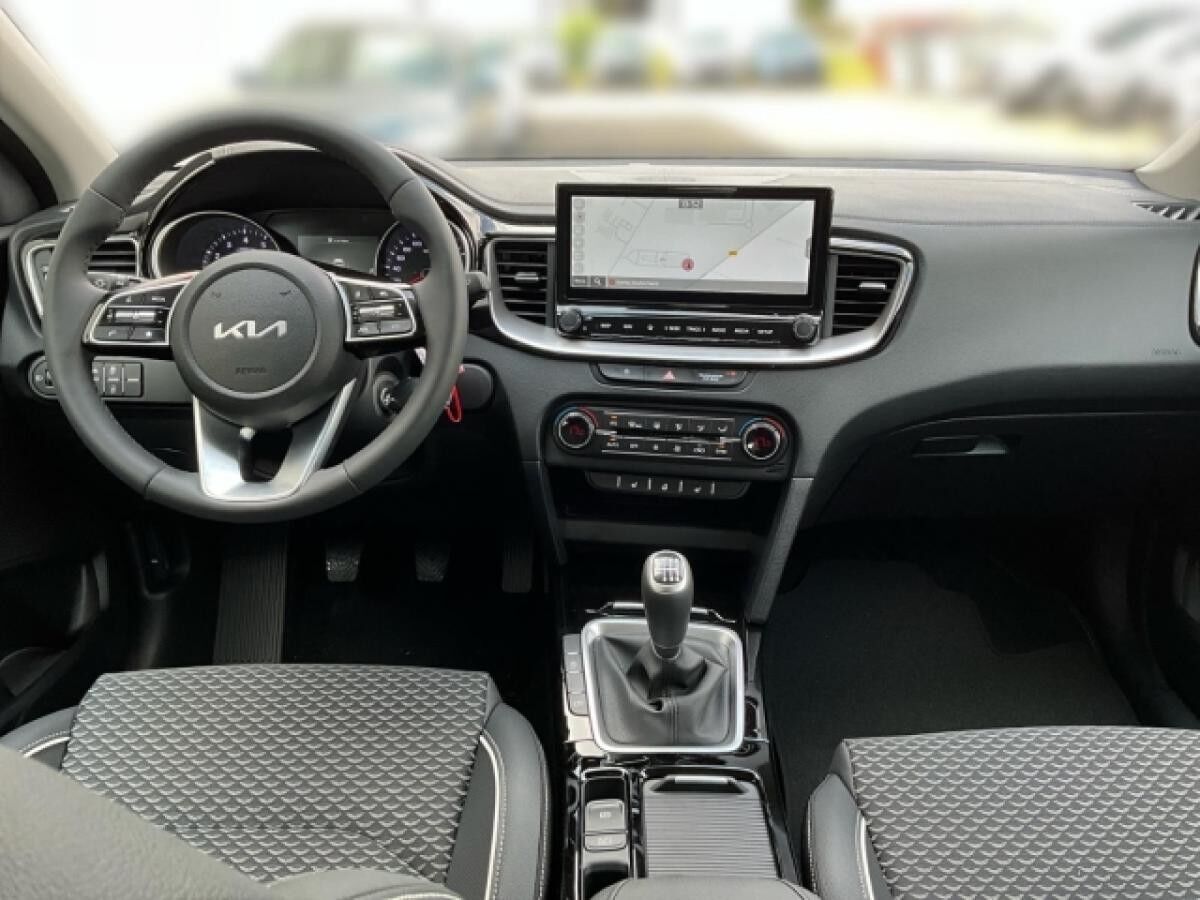 Kia XCeed 1.5T VIS % KOM NAVI LED Klimaautom DAB SHZ LenkradHZG Rückfahrkam.