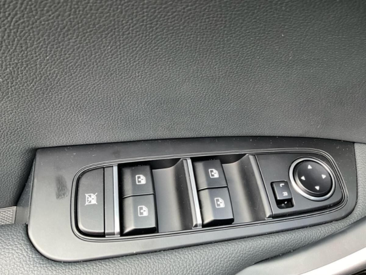 Kia XCeed 1.5T VIS % KOM NAVI LED Klimaautom DAB SHZ LenkradHZG Rückfahrkam.