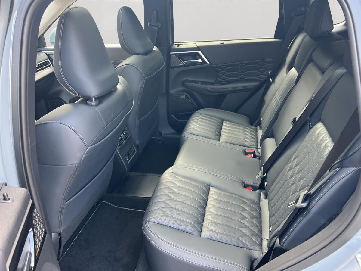 Mitsubishi Outlander 2.4 PHEV TOP  **PRIVATAKTION**