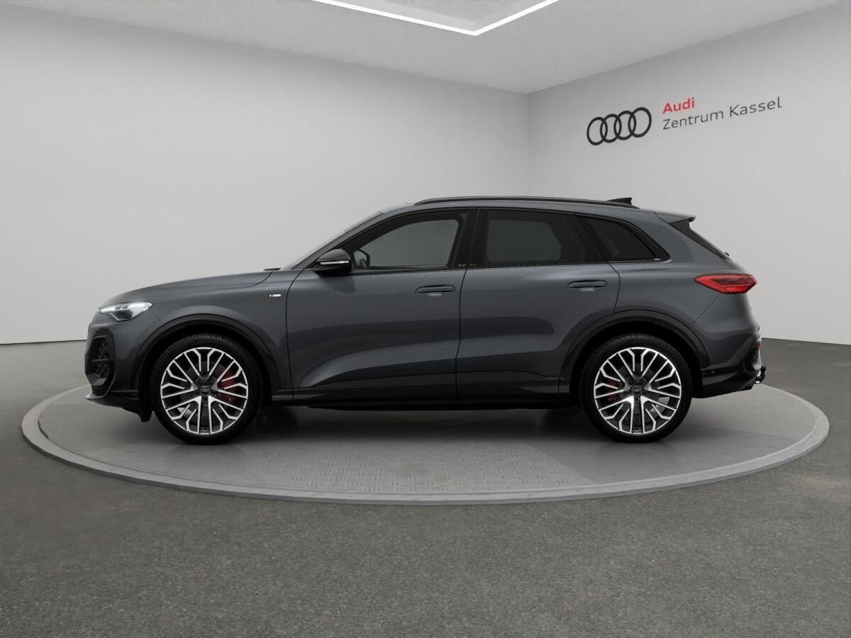 Audi Q5 SUV TDI quattro S line Navi LED Pano AHK 360° Audi Q5 SUV TDI quattro S line Navi LED Pano AHK 360°