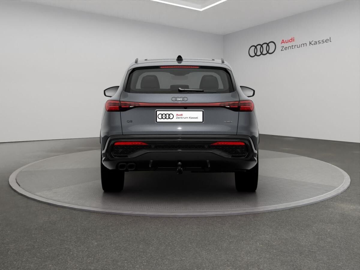 Audi Q5 SUV TDI quattro S line Navi LED Pano AHK 360° Audi Q5 SUV TDI quattro S line Navi LED Pano AHK 360°