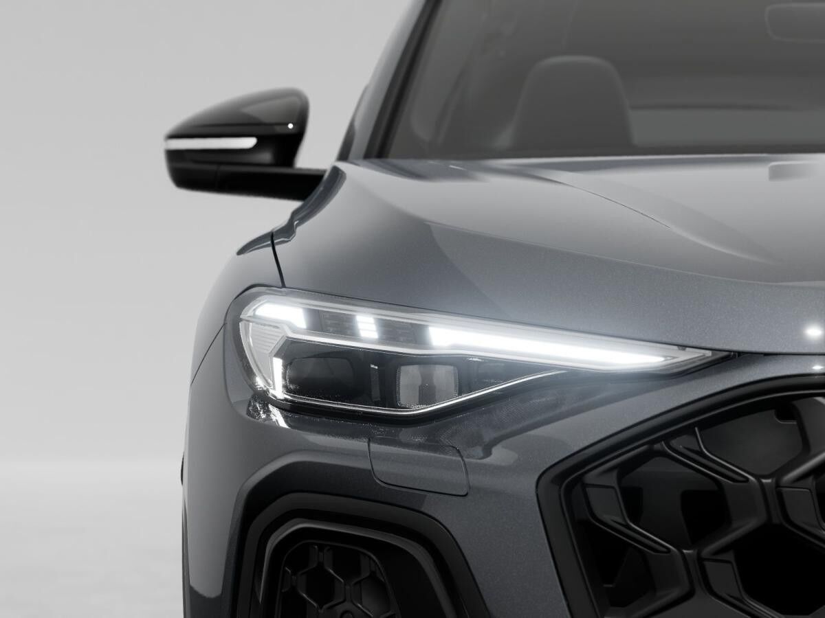 Audi Q5 SUV TDI quattro S line Navi LED Pano AHK 360° Audi Q5 SUV TDI quattro S line Navi LED Pano AHK 360°