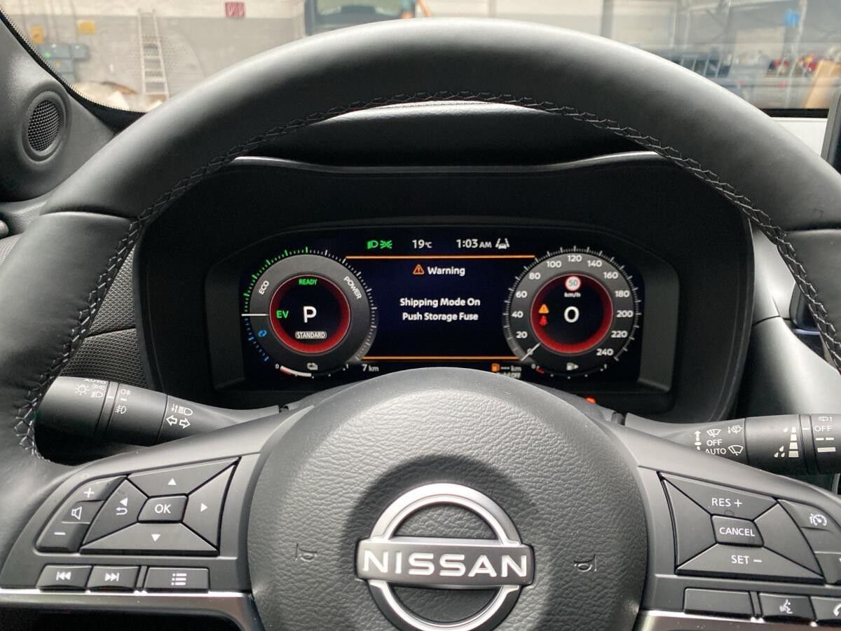 Nissan Juke N-Connecta 1.6 L Hybrid 4AMT Automatik