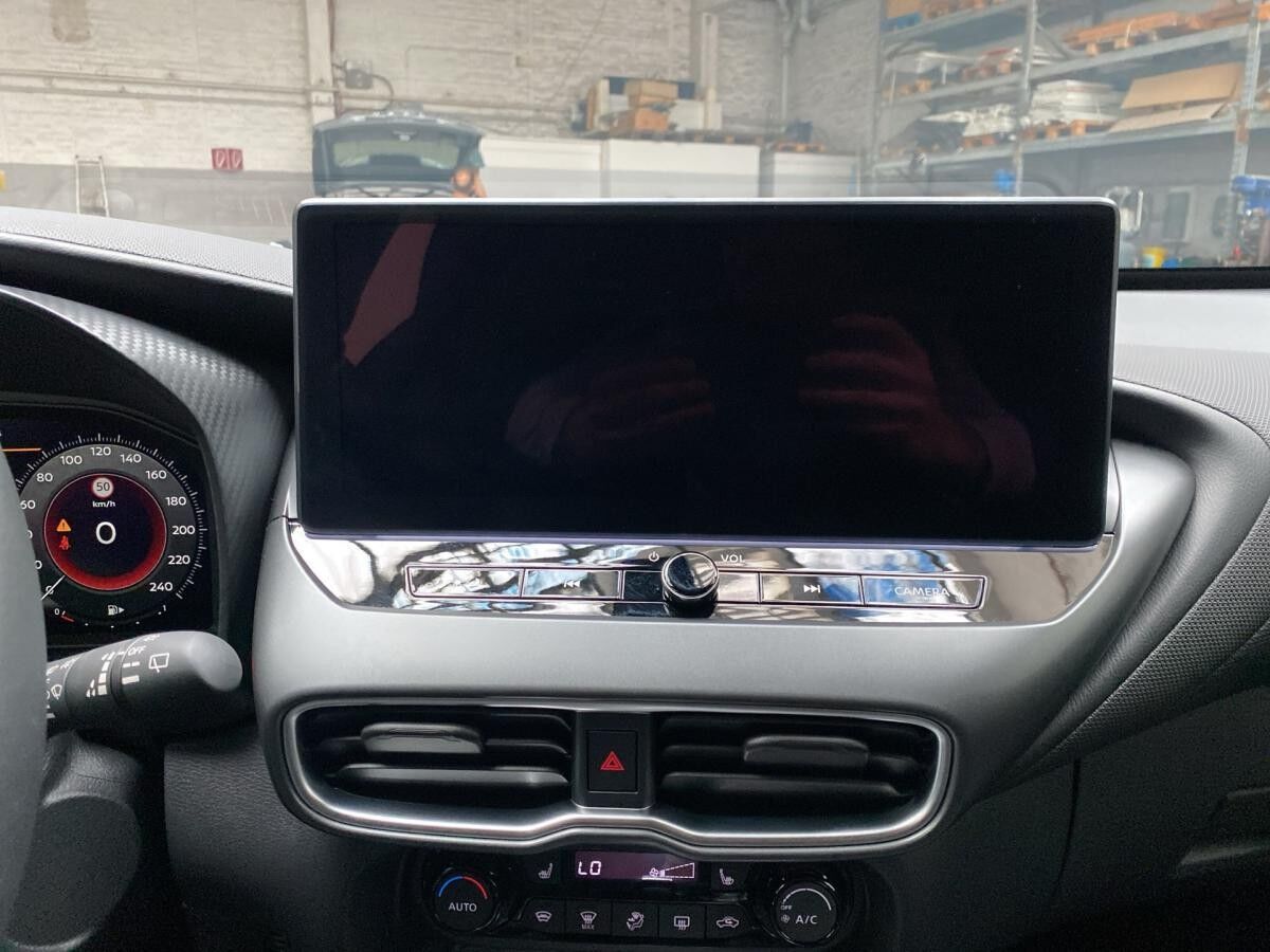 Nissan Juke N-Connecta 1.6 L Hybrid 4AMT Automatik