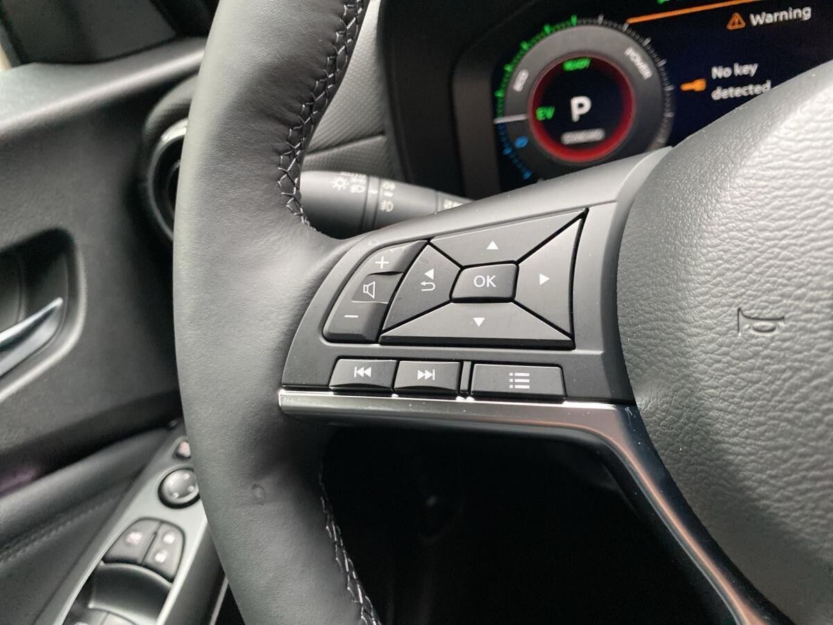 Nissan Juke N-Connecta 1.6 L Hybrid 4AMT Automatik