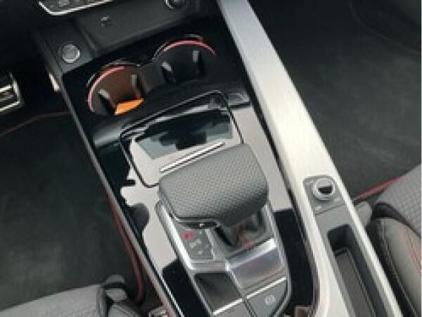 Audi A4 Avant 35 TFSI S-Tronic (8WD)
