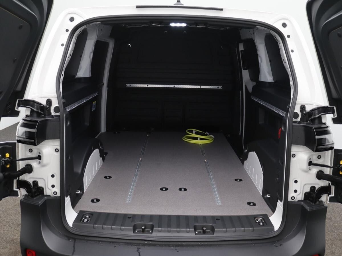 Volkswagen ID.Buzz Cargo Heck / AHK,LED,RFK,ACC,App-Connect