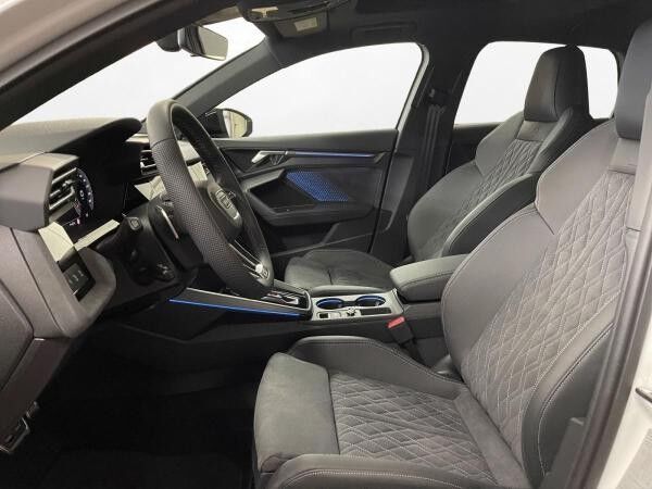 Audi A3 Sportback 35 TFSI S line AHK Pano Matrix LM 19"