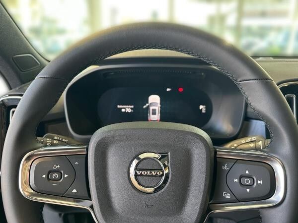 Volvo EX40