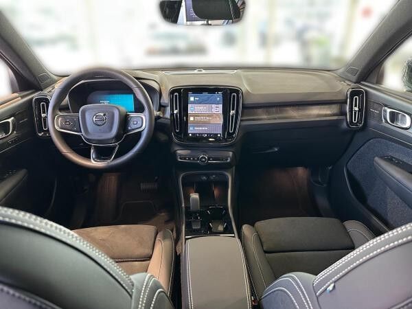 Volvo EX40