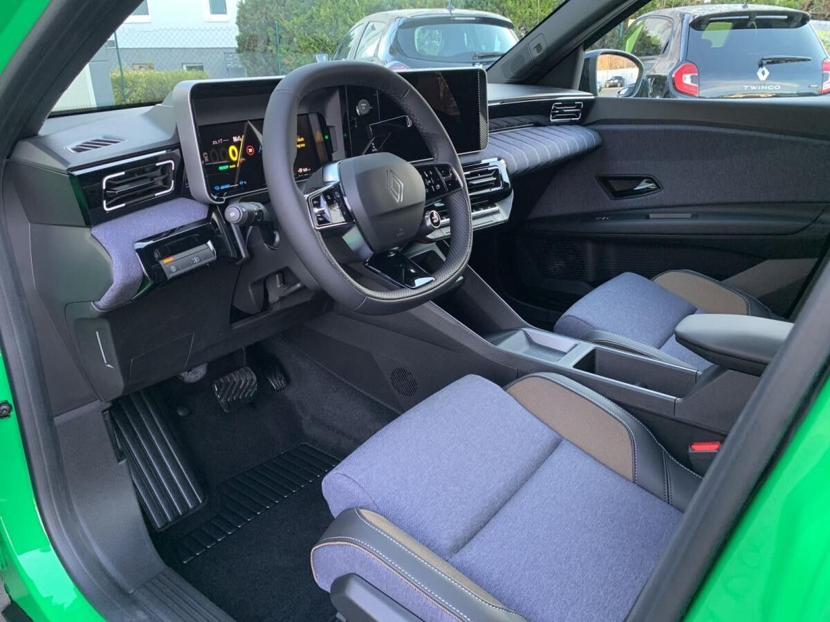 Renault 5 🔥Techno 150 Comfort Range🔥