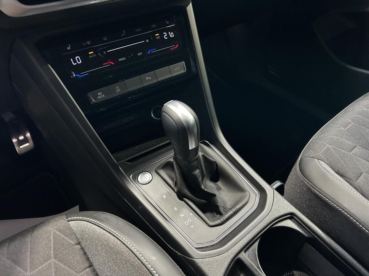 Volkswagen Touran GOAL 1.5 TSI*AHK*CAM*IQ-LIGHT*DSG*SHZ*ACC