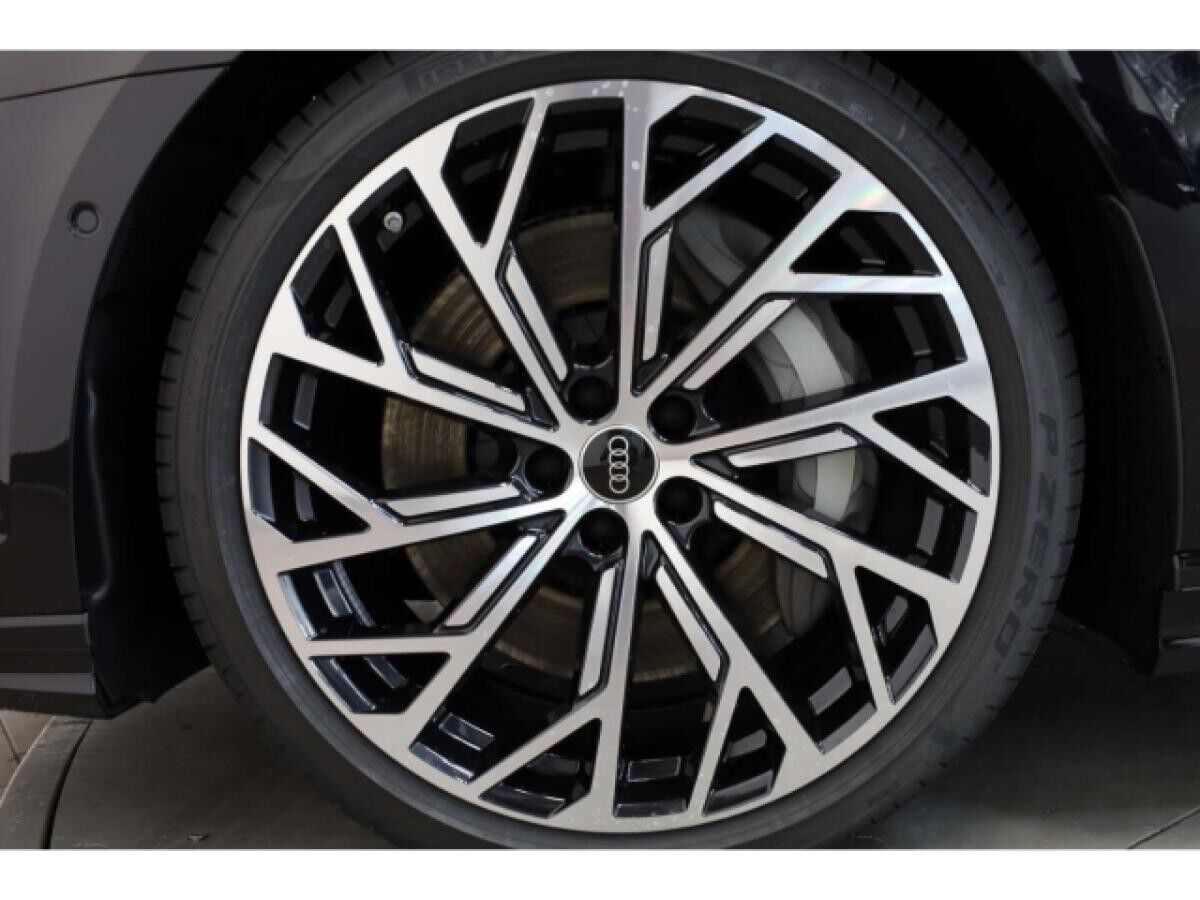 Audi A8 60 TFSI e quattro S line UPE: 162.470,- €