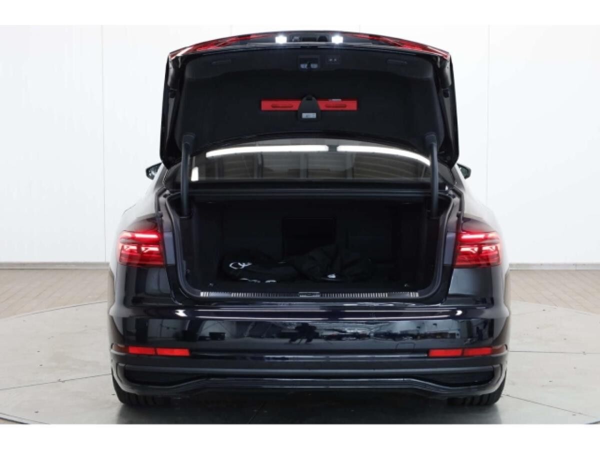 Audi A8 60 TFSI e quattro S line UPE: 162.470,- €