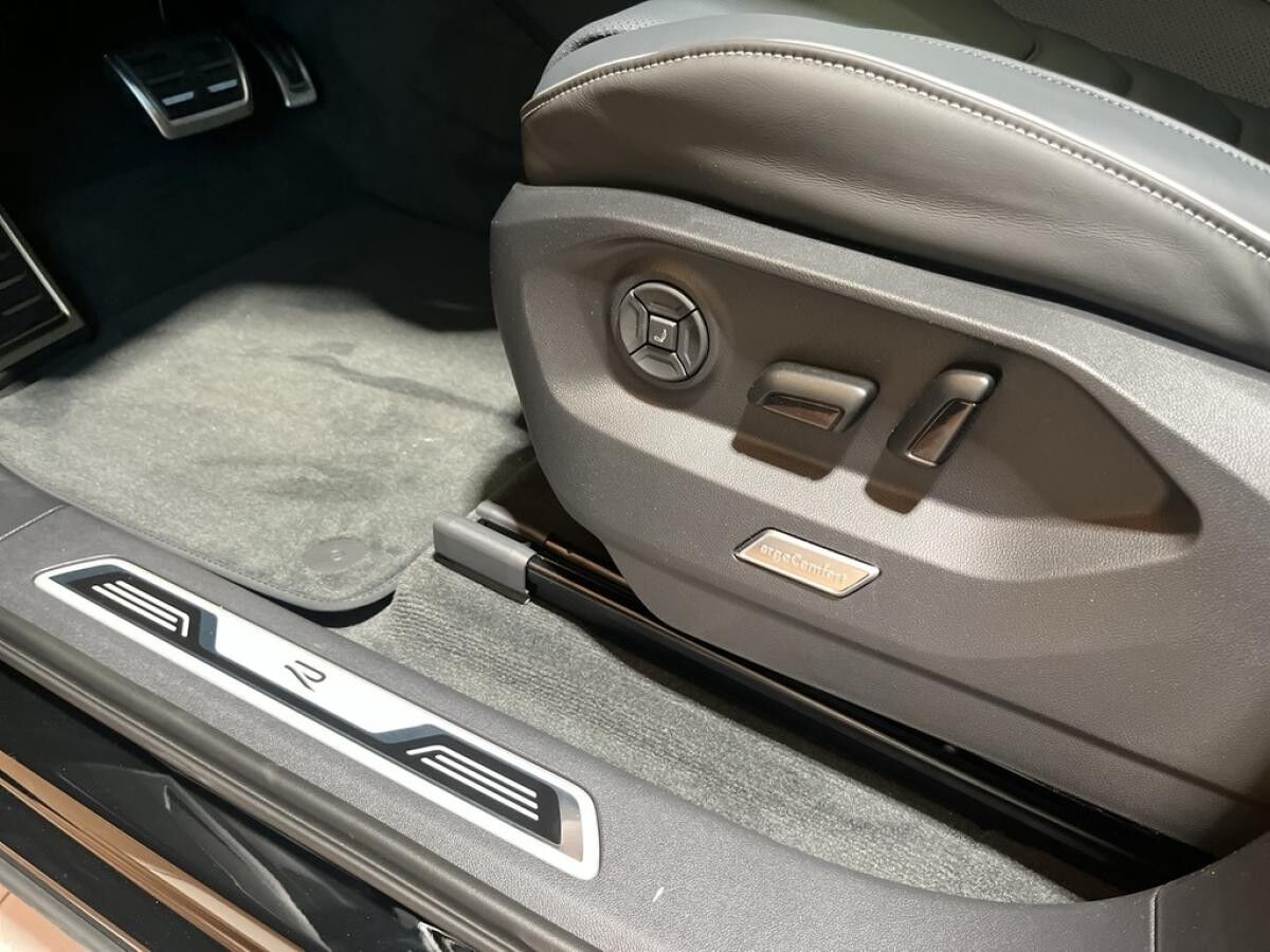 Volkswagen Touareg 3.0 V6 TDI 4M *R-LINE* AHK*HuD*PANO*22"*SOFORT VERFÜGBAR*