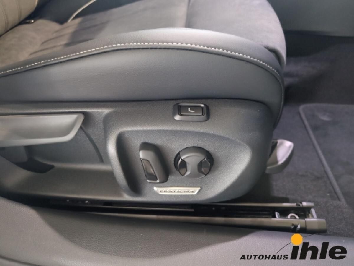 Volkswagen Passat Variant 1,5 TSI eHybrid DSG Business AKUSTIK