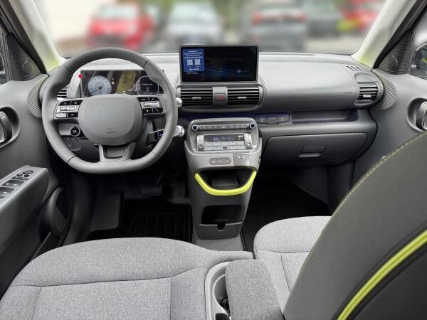 Hyundai Inster ⚡ Cross EV (MY25) 49 kWh ⚡ (115 PS) Effizienz-Paket, Glas-Schiebedach