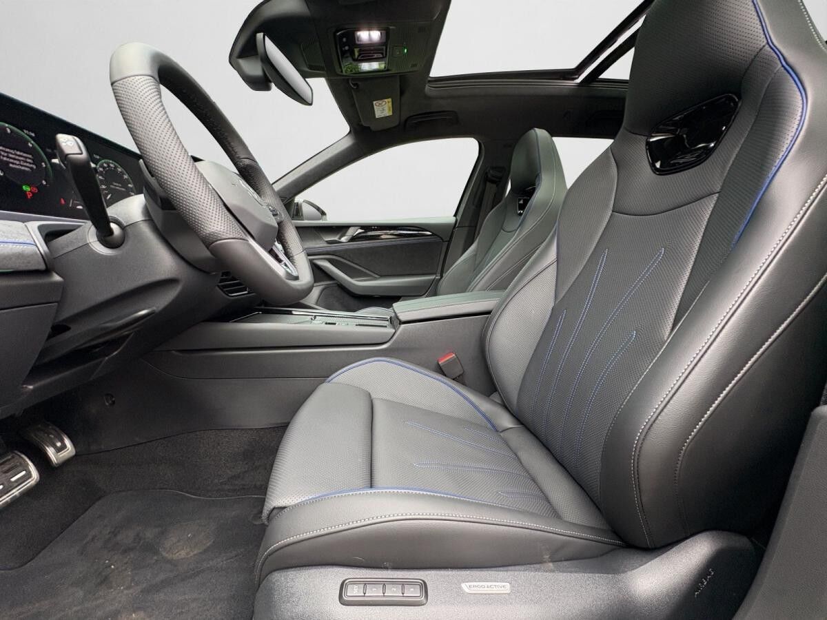 Volkswagen Passat Variant R-Line 2.0 TDI 4MOTION DSG PANO