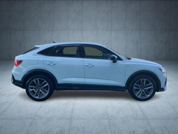 Audi Q3 Sportback S line 35 TFSI S tr. AHK LED ACC 19