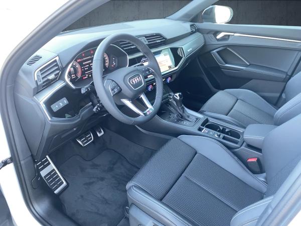Audi Q3 Sportback S line 35 TFSI S tr. AHK LED ACC 19