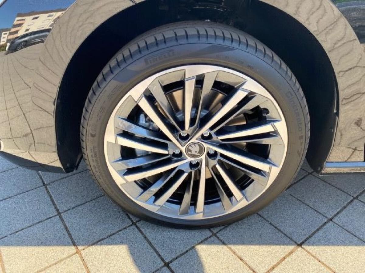 Skoda Superb Combi L&K 2,0 TDI 7-Gang-DSG 4x4 Skoda Superb Combi L&K 2,0 TDI 7-Gang-DSG 4x4