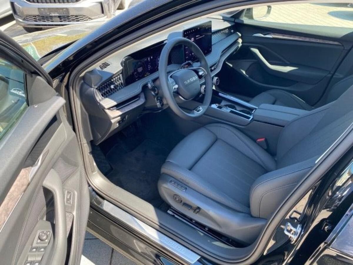 Skoda Superb Combi L&K 2,0 TDI 7-Gang-DSG 4x4 Skoda Superb Combi L&K 2,0 TDI 7-Gang-DSG 4x4