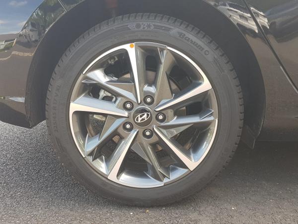 Hyundai i30 1.0 T-GDI Advantage *LED*NAVI*SHZ*