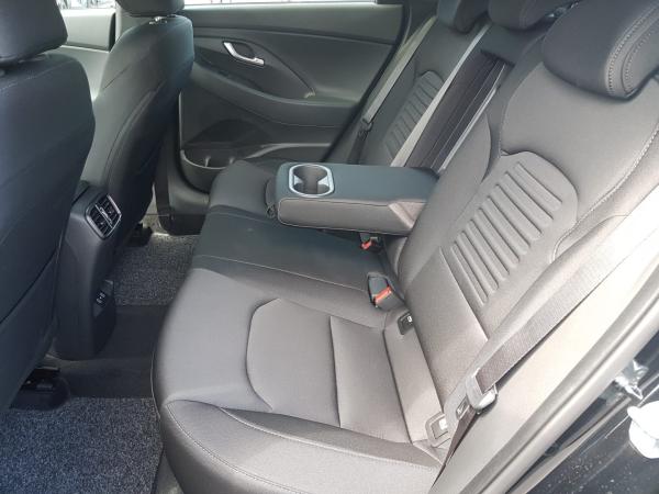 Hyundai i30 1.0 T-GDI Advantage *LED*NAVI*SHZ*