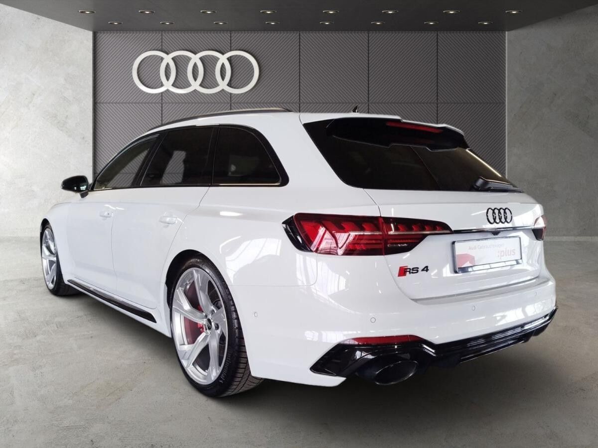Audi RS4 Avant tiptronic MatrixLED HuD RS-Sportabgasanlage