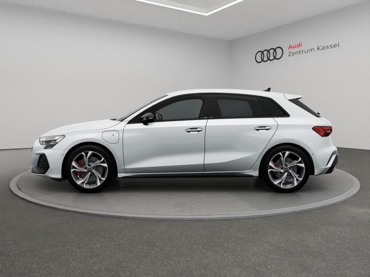 Audi A3 Sportback 45 TFSIe S line LED Navi Rü 18" Audi A3 Sportback 45 TFSIe S line LED Navi Rü 18"