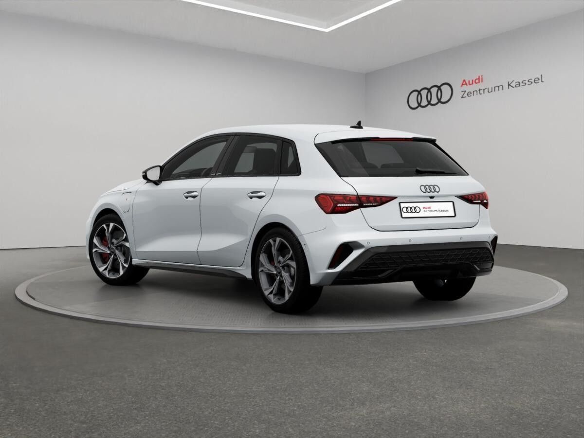 Audi A3 Sportback 45 TFSIe S line LED Navi Rü 18" Audi A3 Sportback 45 TFSIe S line LED Navi Rü 18"
