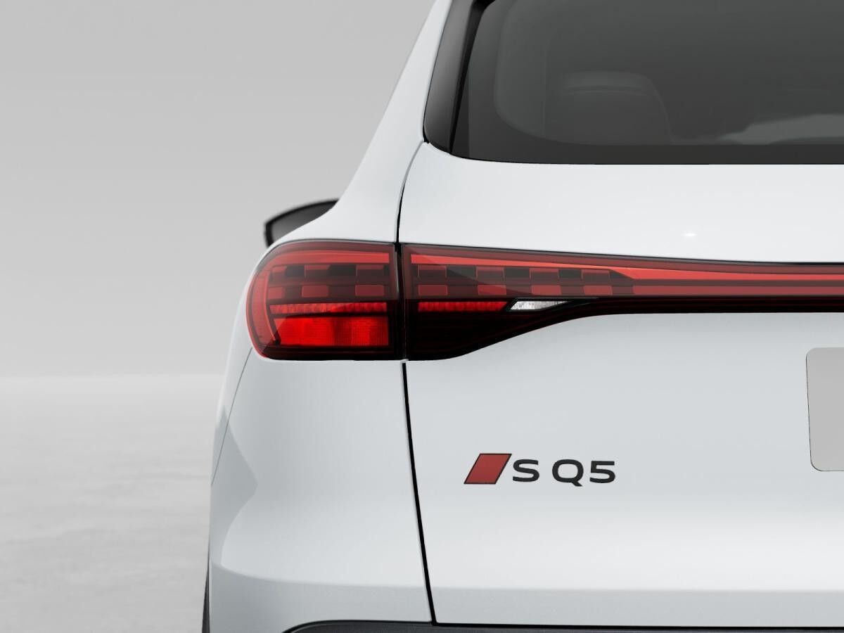 Audi SQ5 SUV TFSI S line Matrix LED AHK 360° Audi SQ5 SUV TFSI S line Matrix LED AHK 360°